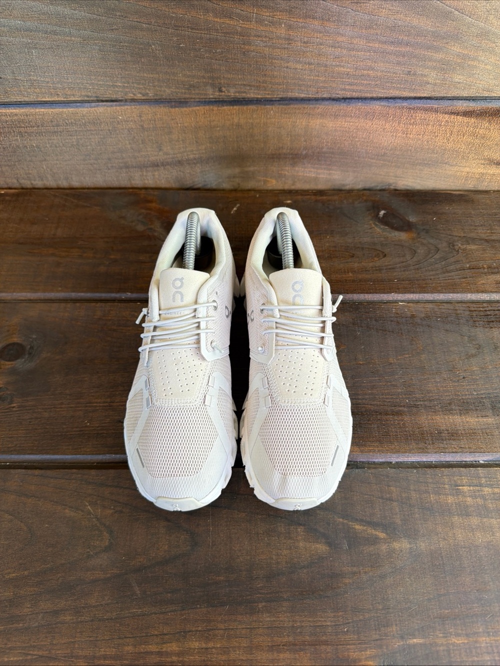 On Running Cloud 5 ‘Pearl White’ Light Beige Sneakers Athletic Shoes Women Sz 8